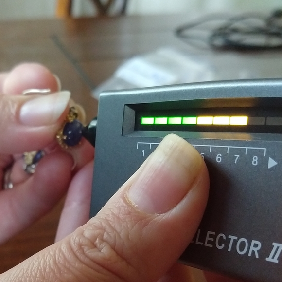 Amazing genuine sapphire emerald art earrings - Picture 8 of 8